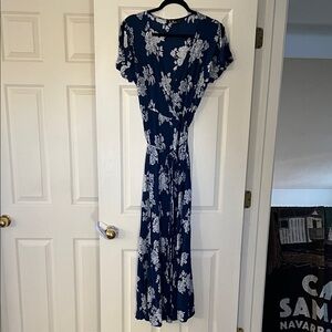 Lulu's Navy and White Floral Maxi Dress